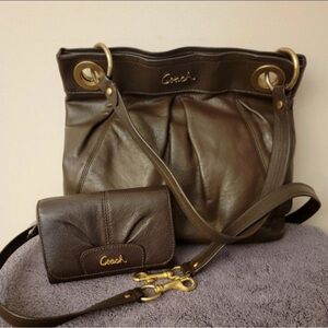 Vintage Dark Brown Leather Shoulder Bag Set in near perfect condition!